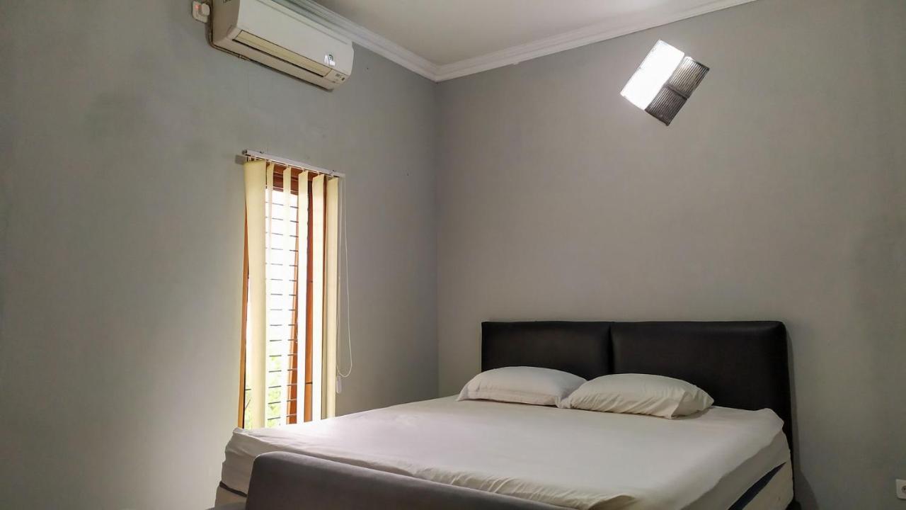 Omah Leren Mitra Reddoorz Near Gembiraloka Zoo Yogyakarta Hotel Kültér fotó