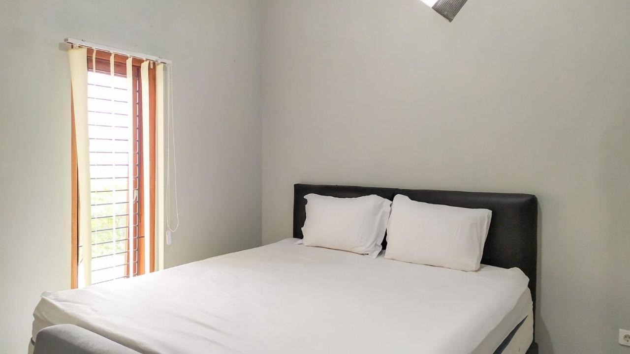 Omah Leren Mitra Reddoorz Near Gembiraloka Zoo Yogyakarta Hotel Kültér fotó