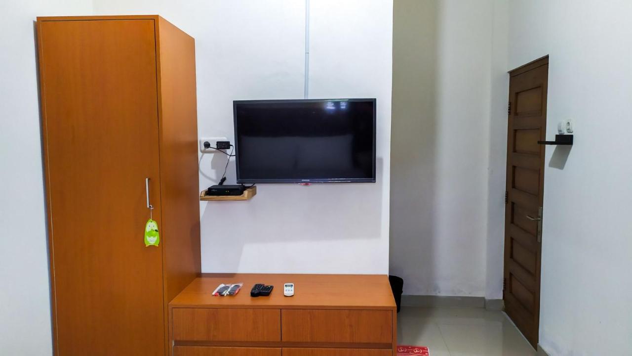Omah Leren Mitra Reddoorz Near Gembiraloka Zoo Yogyakarta Hotel Kültér fotó